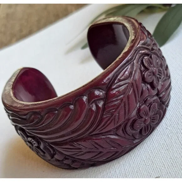 Bakelite Carved Dark Cherry Leaf Open Wide Cuff Bracelet - Picture 2 of 12